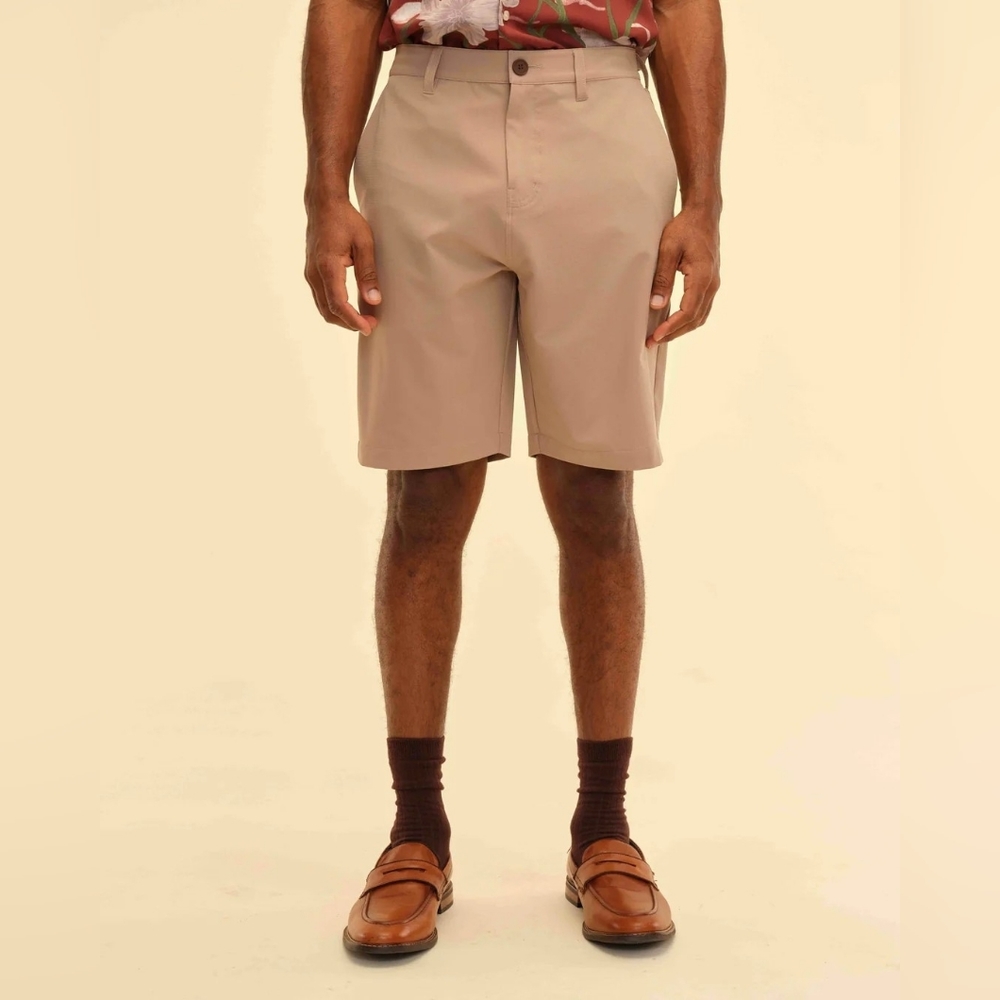 NWT Magaschoni Men's Classic Fit Stretch Shorts Resortwear Travel Tan Size 34